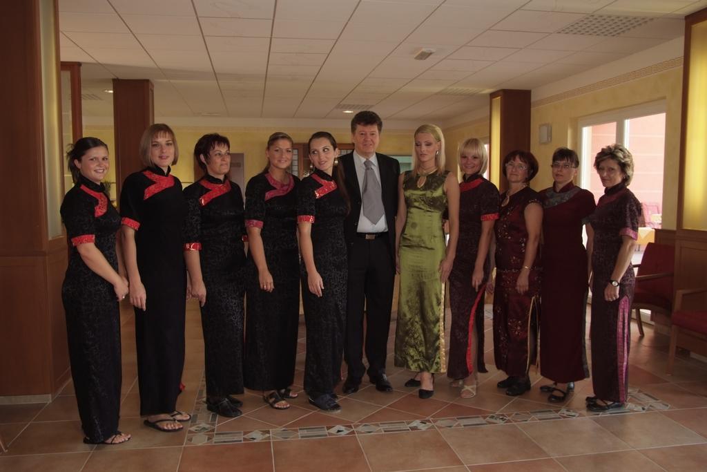 Hotel Vila Emei มาริบอร์ ภายนอก รูปภาพ