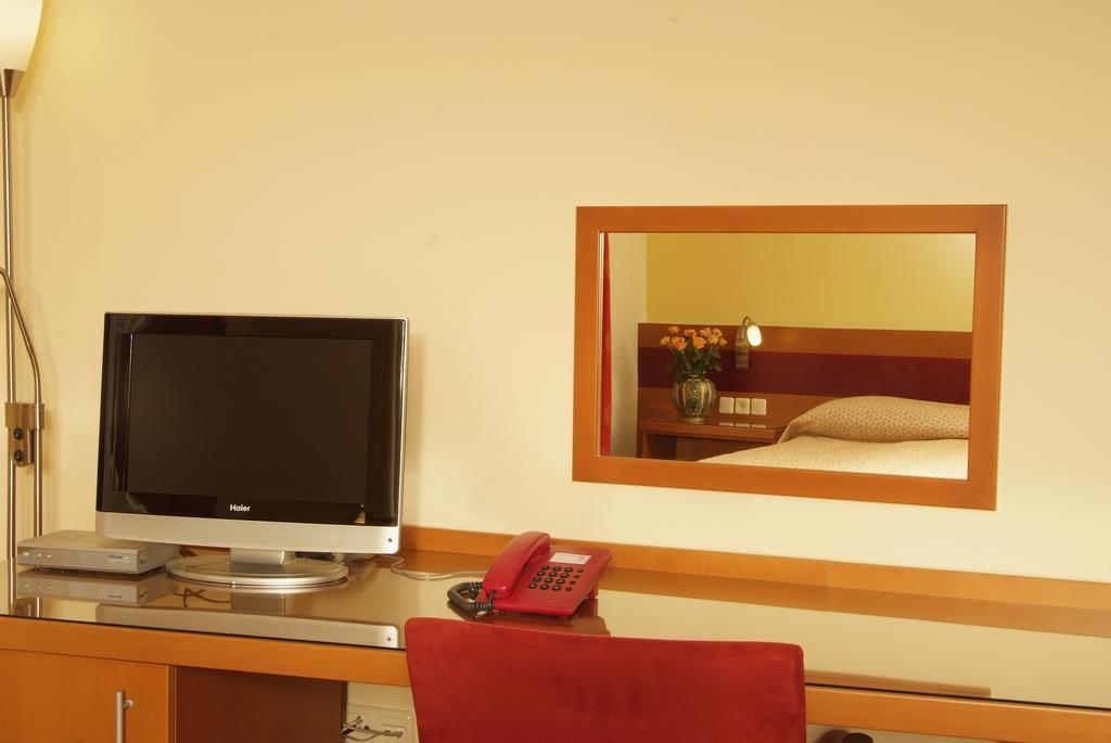 Hotel Vila Emei มาริบอร์ ภายนอก รูปภาพ